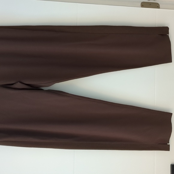 Athleta Brooklyn Ankle Length Stretchy Featherlike Brown Athleasure Travel Pants - Picture 5 of 9